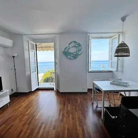 Un Terrazzino Sul Lungomare