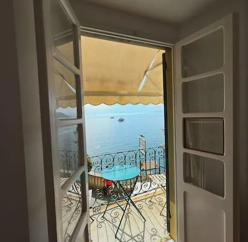 Un Terrazzino Sul Lungomare Lägenhet