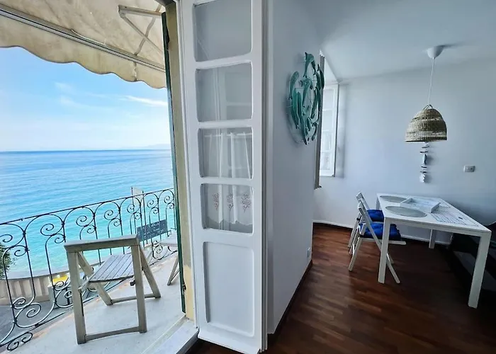Lägenhet Un Terrazzino Sul Lungomare